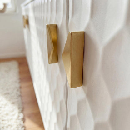 Weißes Sideboard 160cm mit Strukturfront – Viel Stauraum